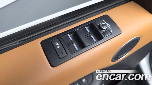 Land Rover Discovery 2018 — photo 39