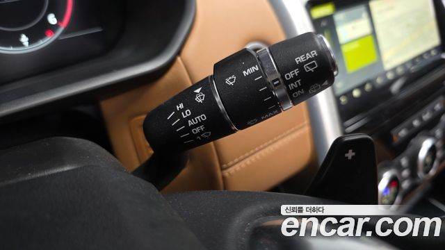 Land Rover Discovery 2018 — photo 40