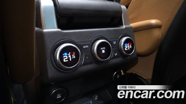 Land Rover Discovery 2018 — photo 44