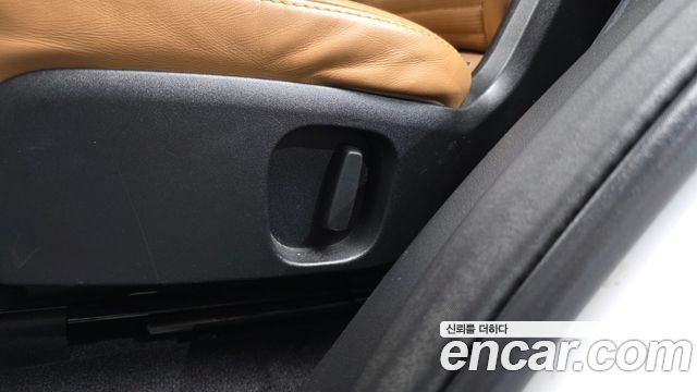 Land Rover Discovery 2018 — photo 46