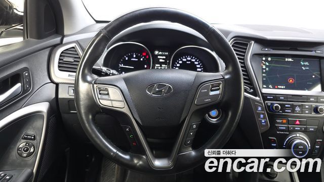 Hyundai Santafe 2016 — photo 13