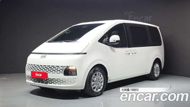 Hyundai Staria 2024 — photo 1