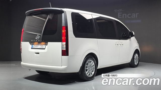 Hyundai Staria 2024 — photo 2