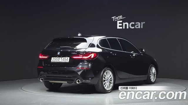 BMW 1-Series 2020 — photo 2
