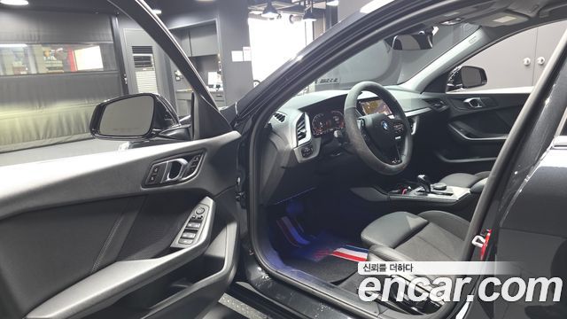 BMW 1-Series 2020 — photo 13