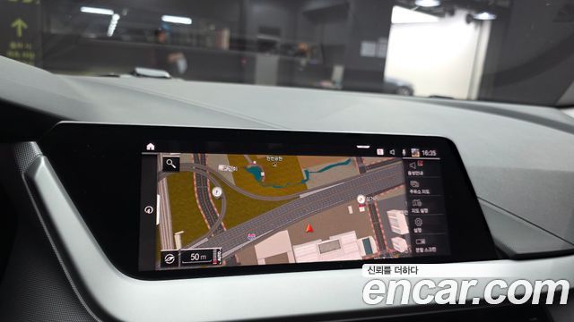 BMW 1-Series 2020 — photo 21