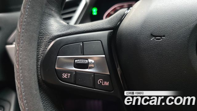 BMW 1-Series 2020 — photo 24