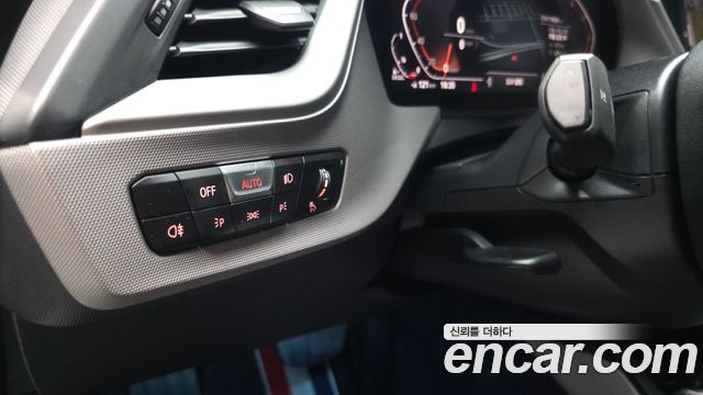BMW 1-Series 2020 — photo 26