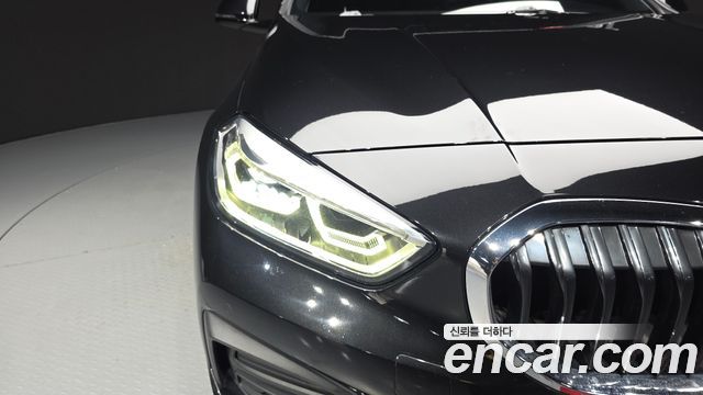 BMW 1-Series 2020 — photo 8