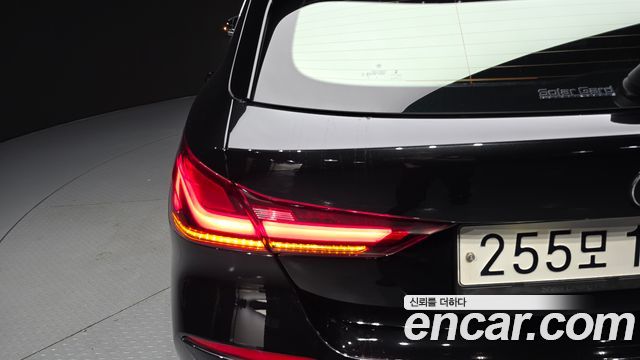 BMW 1-Series 2020 — photo 9