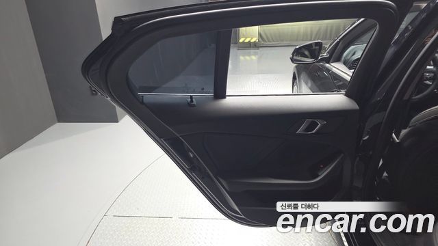 BMW 1-Series 2020 — photo 15