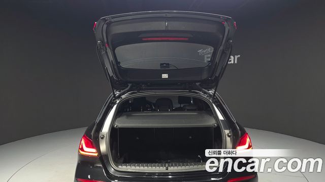 BMW 1-Series 2020 — photo 32