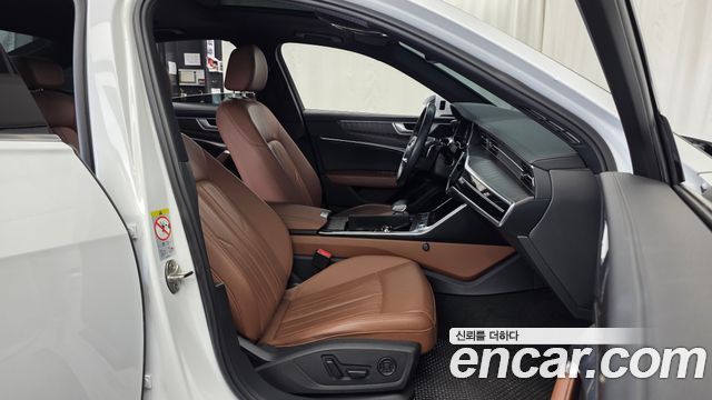 Audi A6 2022 — photo 17