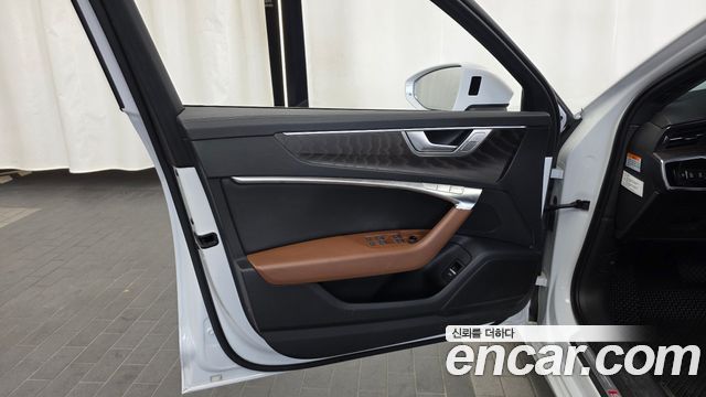 Audi A6 2022 — photo 14