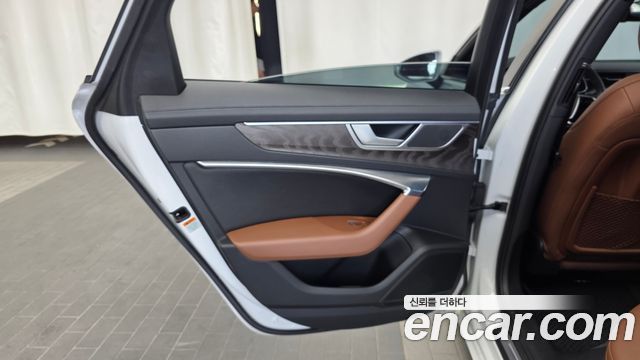 Audi A6 2022 — photo 15