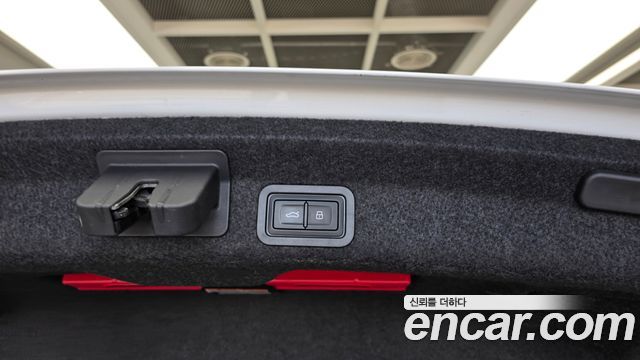 Audi A6 2022 — photo 31
