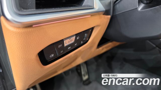 BMW 3-Series 2023 — photo 25