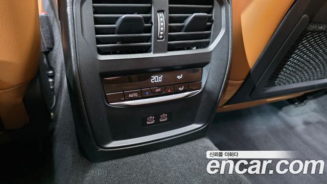 BMW 3-Series 2023 — photo 30