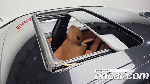 BMW 3-Series 2023 — photo 33