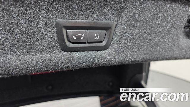 BMW 3-Series 2023 — photo 34