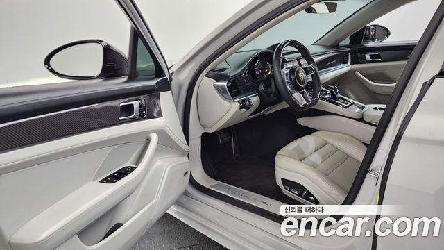Porsche Panamera 2017 — photo 13