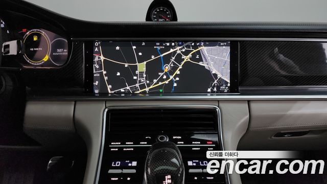Porsche Panamera 2017 — photo 19