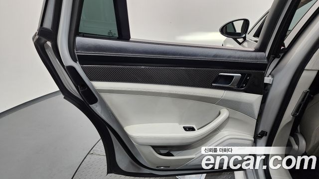 Porsche Panamera 2017 — photo 15