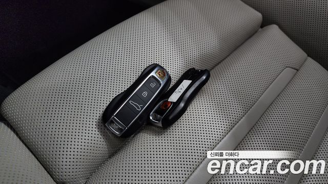 Porsche Panamera 2017 — photo 29