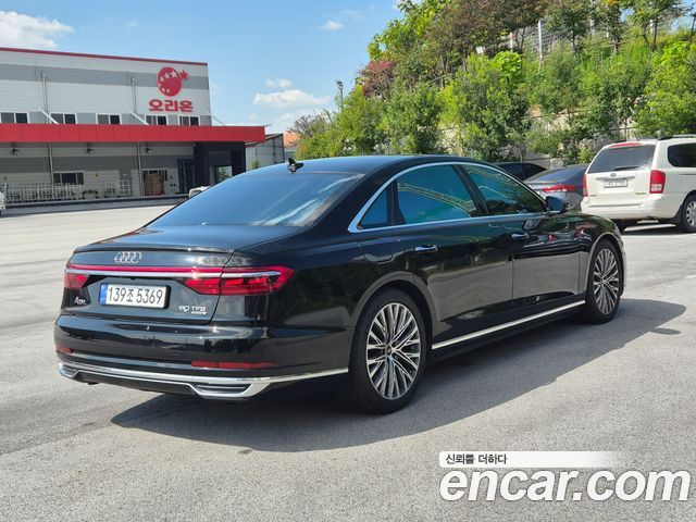 Audi A8 2021 — photo 2