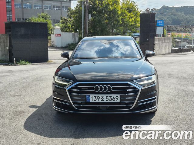 Audi A8 2021 — photo 3