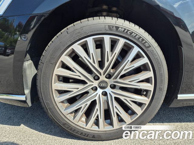 Audi A8 2021 — photo 5