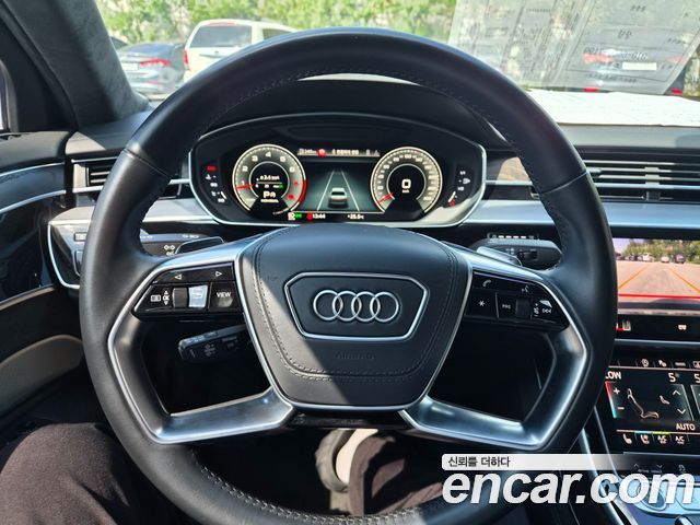 Audi A8 2021 — photo 11