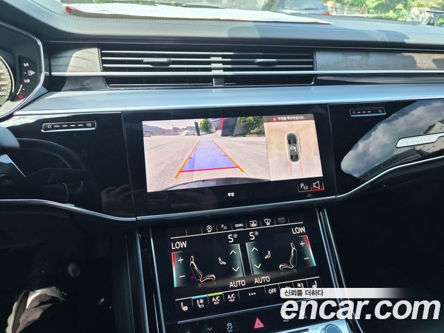 Audi A8 2021 — photo 12