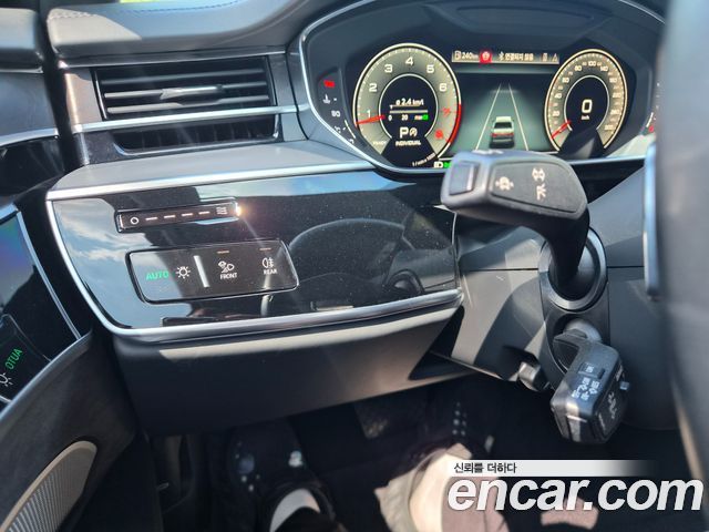 Audi A8 2021 — photo 14