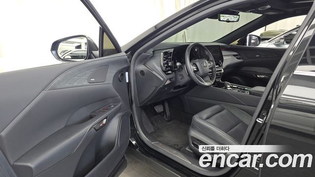 Lexus RX 2025 — photo 13