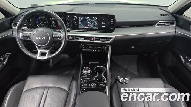 Kia K5 2023 — photo 10