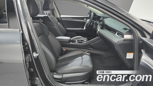 Kia K5 2023 — photo 17