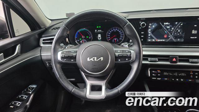 Kia K5 2023 — photo 19