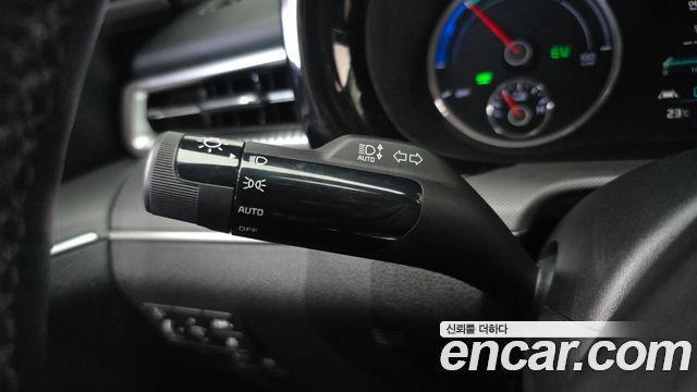 Kia K5 2023 — photo 24