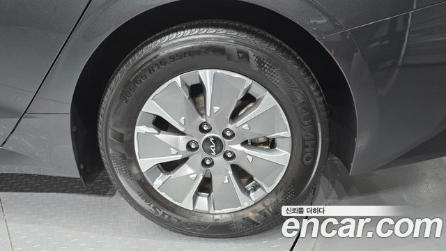 Kia K5 2023 — photo 7
