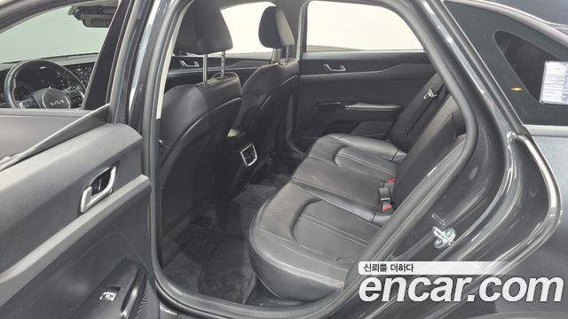 Kia K5 2023 — photo 16