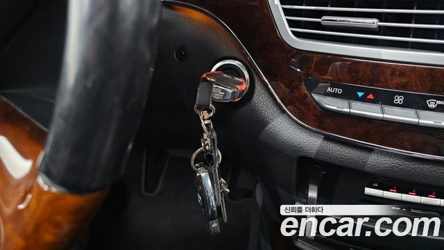 Mercedes-Benz S-Class 2010 — photo 24