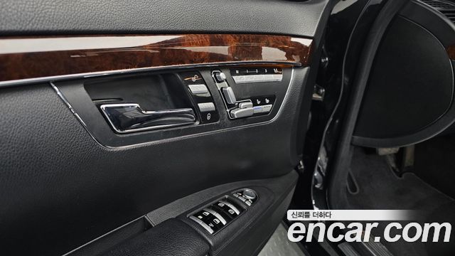 Mercedes-Benz S-Class 2010 — photo 27