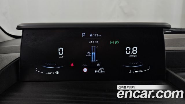Hyundai Staria 2023 — photo 11