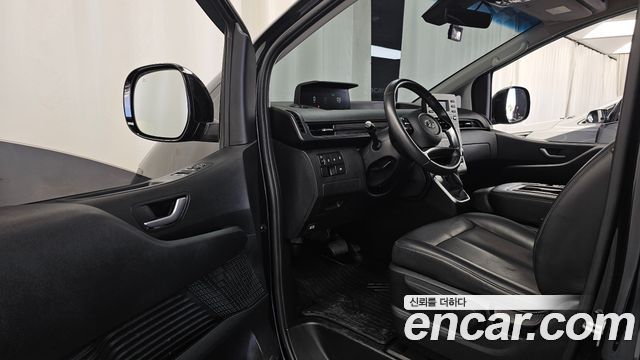 Hyundai Staria 2023 — photo 13