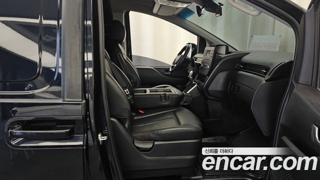 Hyundai Staria 2023 — photo 17