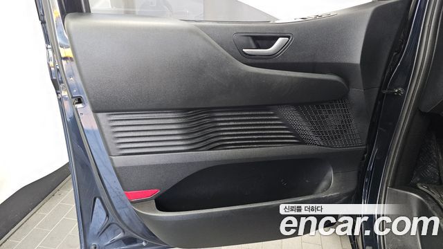 Hyundai Staria 2023 — photo 14