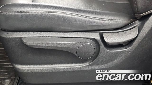 Hyundai Staria 2023 — photo 16