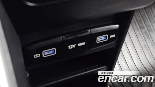 Hyundai Staria 2023 — photo 28