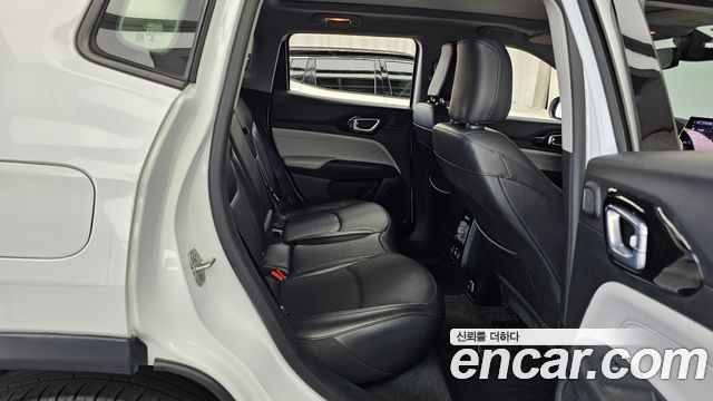 Jeep Compass 2022 — photo 17